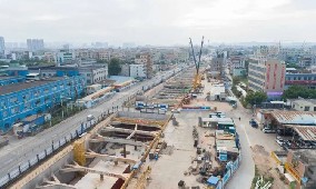 東部快線地鐵14號(hào)線明年通車，旭東圍擋廠家為城市安全建設(shè)美麗屏障！